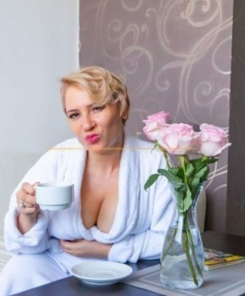 😘❤️ Безумно люблю исполнять все тайные желания мужчин, подарить им незабываемые моменты наслаждения и расслабления. 👠💋
Мне нужно всего несколько минут, чтобы понять, какая именно ты хочешь меня видеть: нежной, страстной или загадочной. Все сразу? Тоже возможно! Знакомься, я твой незабываемый эротический опыт, которым можешь насладиться только ты. 💖
Мои услуги широки: от нежного массажа, игр ролевыми сценками до эротической страсти в самых сумасшедших позах. Я настоящая профессионалка своего дела! 🌟💫
Мои клиенты оставляют только самые лестные отзывы, потому что я всегда отдаюсь делу на все 100%. Знаю, как разжечь огонек в твоих глазах и подарить тебе улыбку до ушей. 😍✨
Тебе не приходит в голову тайное желание побывать в раю? Позвони, и я приведу тебя в свою эротическую столицу – Москву. Встречи кофе с пленкой не провожают и здесь мы можем остаться наедине. 🌃💋
Гарантирую, что встреча со мной оставит неизгладимое впечатление. Захватывающие эмоции, фантазии... Ты готов окунуться в мир бесконечного наслаждения и необычайной страсти? Позволь себе быть счастливым, а я сделаю все остальное. 💕🌟
Давай позабудем о реальности на несколько часов. Жду твоего звонка, мой красивый незнакомец. 💋📞 Москва всегда тепла и гостеприимна, и я здесь, чтобы сделать твое пребывание поистине незабываемым. 😉 Влада